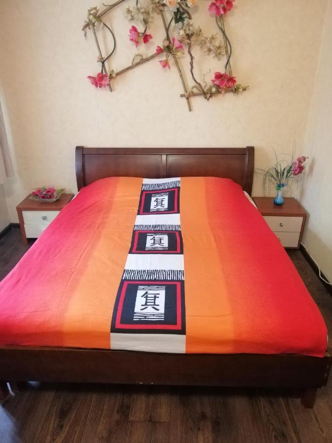 Лепсе, 83Д. Аеропорт Жуляны. Шалимова. Шулимова. Исида. Isida. Метро Берестейская, Шулявская. Американское Посольство Kiev Esterno foto
